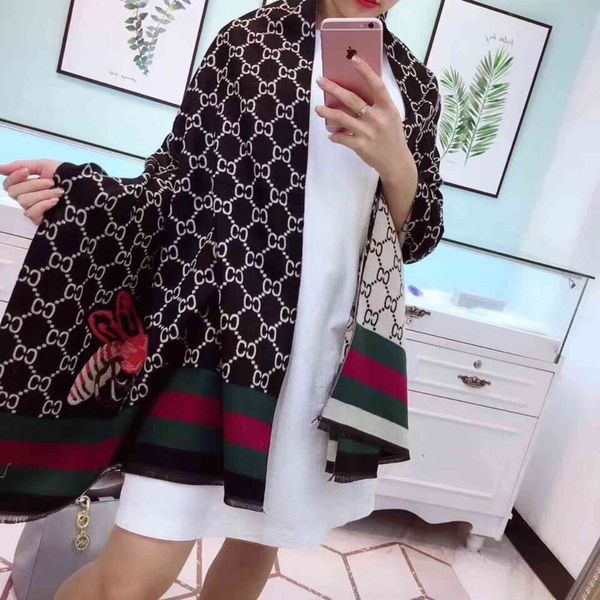 the new design imitation cashmere little bee letter scarf thickened in autumn and winter long versatile warm shawl double-sided bib, Blue;gray
the new design imitation cashmere little bee letter scarf thickened in autumn and winter long versatile warm shawl double-sided bib, Blue;gray