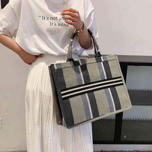 2022 latest models handbag wholesale hands style red ins tot portable street pgraphy trend women's bag
2022 latest models handbag wholesale hands style red ins tot portable street pgraphy trend women's bag