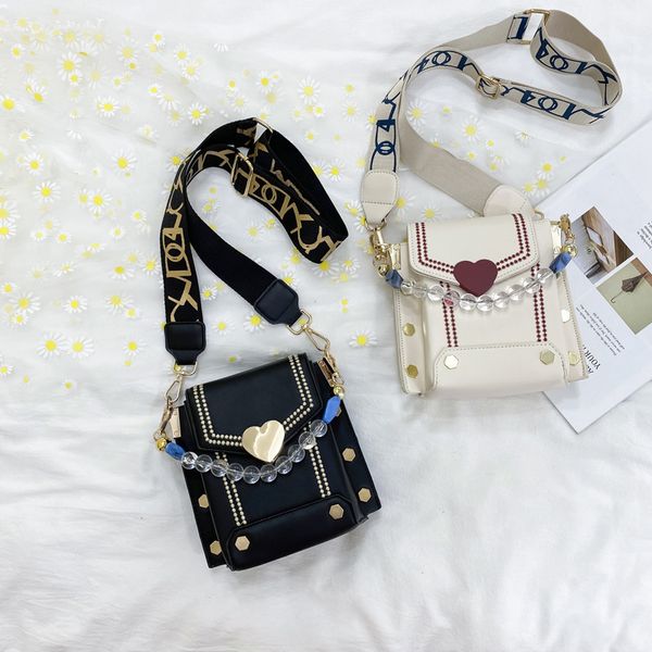 21 new net red women's fashion broadband messenger leisure foreign style small square bag
21 new net red women's fashion broadband messenger leisure foreign style small square bag