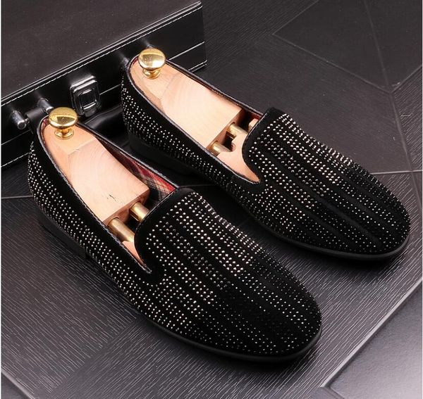 2020 new brand noble black red men dress shoes velvet crystal luxury mens party loafers moccasins office man footwear
2020 new brand noble black red men dress shoes velvet crystal luxury mens party loafers moccasins office man footwear