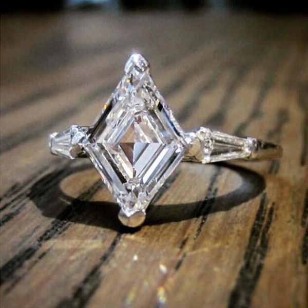 wedding rings mechosen luxury geometric transparent zircon crystal ring jewelry stackable ladies cz engagement dubai 2021, Slivery;golden
wedding rings mechosen luxury geometric transparent zircon crystal ring jewelry stackable ladies cz engagement dubai 2021, Slivery;golden