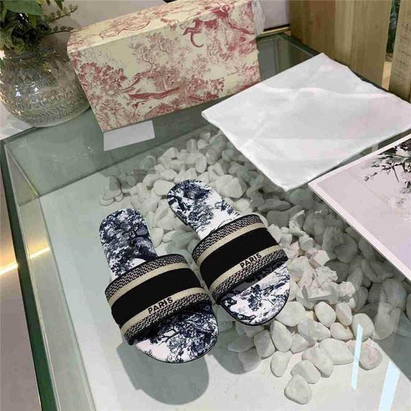 with box designer shoes paris womens slipper summer sandals beach slide ladies flip flops loafers embroidered floral slippers
with box designer shoes paris womens slipper summer sandals beach slide ladies flip flops loafers embroidered floral slippers