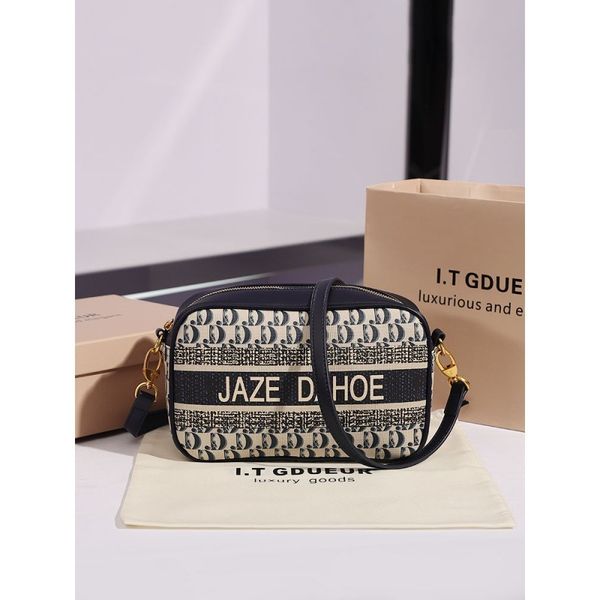 hong kong it gdueur camera female new fashion small square bag summer versatile one shoulder messenger bag
hong kong it gdueur camera female new fashion small square bag summer versatile one shoulder messenger bag