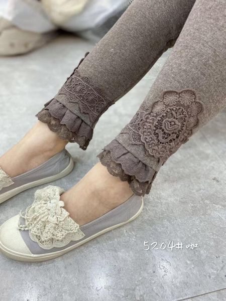 women's leggings early spring retro lace-embroidered trousers thin long stretch tight-fitting thickened temper, Black
women's leggings early spring retro lace-embroidered trousers thin long stretch tight-fitting thickened temper, Black