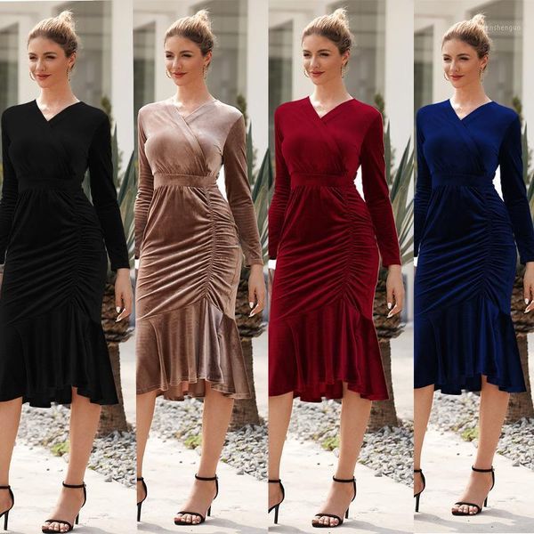 casual dresses autumn and winter dress for women 2021 european american style gold velvet v-neck pleated slim mid-length gown, Black;gray
casual dresses autumn and winter dress for women 2021 european american style gold velvet v-neck pleated slim mid-length gown, Black;gray