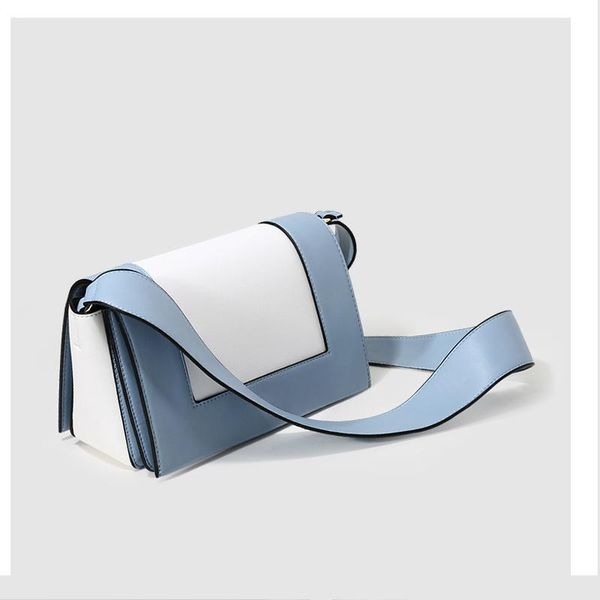 evening bags 2021 star same color contrast small square bag fashion women's handbag wide shoulder strap single diagonal span
evening bags 2021 star same color contrast small square bag fashion women's handbag wide shoulder strap single diagonal span