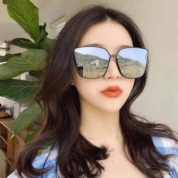 2019 new polarizer big frame sunglasses men's and women's fashion street p travel sunshade glasses, White;black
2019 new polarizer big frame sunglasses men's and women's fashion street p travel sunshade glasses, White;black