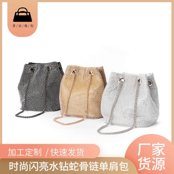 fashion shining snake bone chain single shoulder messenger 2021 new small female celebrity diamond bucket bag
fashion shining snake bone chain single shoulder messenger 2021 new small female celebrity diamond bucket bag