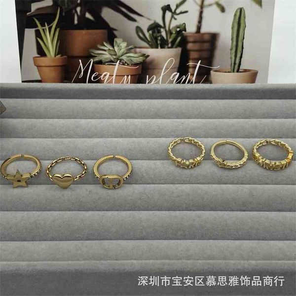 2021 new designer family ring three piece diamond asymmetric star chain hand decoration, Silver
2021 new designer family ring three piece diamond asymmetric star chain hand decoration, Silver