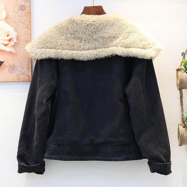 winter thick warm big sailor collar lamb fur liner jeans coat female fashion black short denim jacket women loose outwear yxa9, Black;brown
winter thick warm big sailor collar lamb fur liner jeans coat female fashion black short denim jacket women loose outwear yxa9, Black;brown