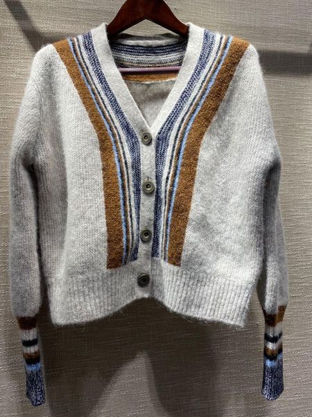 2021 new wool blend sweaters women v-neck single breasted color patchwork early autumn knit cardigan gc5s, White;black
2021 new wool blend sweaters women v-neck single breasted color patchwork early autumn knit cardigan gc5s, White;black