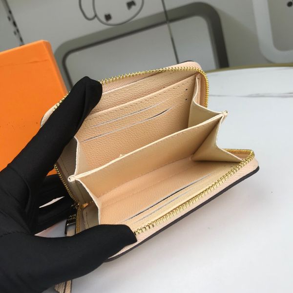 special edition zipper coin purse,gradient embossed pattern, the styles 2021 summer accessories, leather goods and fashion series., Red;black
special edition zipper coin purse,gradient embossed pattern, the styles 2021 summer accessories, leather goods and fashion series., Red;black