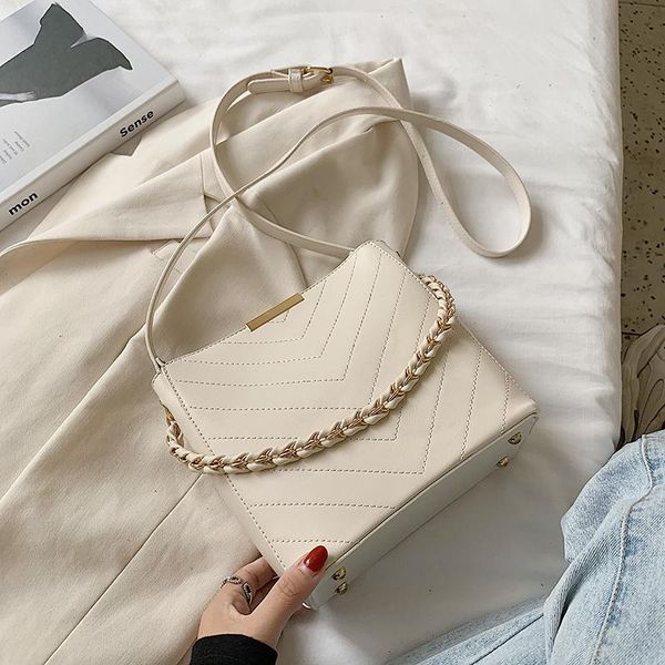 shoulder bags 2021 fashion messenger bag western style women's embroidery thread bucket
shoulder bags 2021 fashion messenger bag western style women's embroidery thread bucket