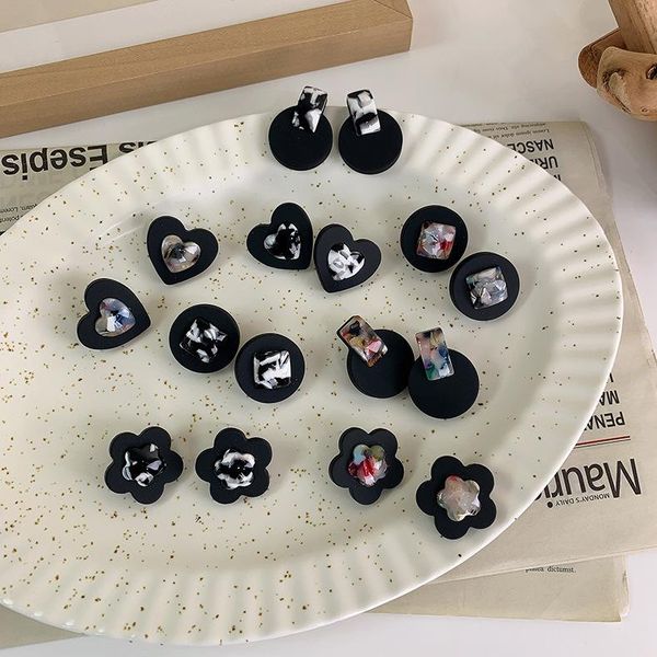stud 2021 korean acetic acid acrylic round black vintage earrings for women fashion heart flower oorbellen, Golden;silver
stud 2021 korean acetic acid acrylic round black vintage earrings for women fashion heart flower oorbellen, Golden;silver