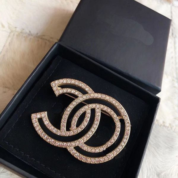 2021 new xiangjia xiaoxiangfeng women's spring and summer show flash diamond brooch sweater coat pin accessories, Gray
2021 new xiangjia xiaoxiangfeng women's spring and summer show flash diamond brooch sweater coat pin accessories, Gray