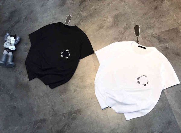 2022 factory wholesale new lovers' horseshoe sanskrit print back diamond heavy industry t-shirt men's and women's loose fit, White
2022 factory wholesale new lovers' horseshoe sanskrit print back diamond heavy industry t-shirt men's and women's loose fit, White