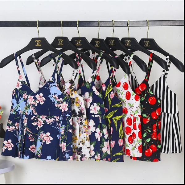 new women vintage 2021 summer casual spaghetti strap crop ladies girls cute floral printed cropped tank top, White
new women vintage 2021 summer casual spaghetti strap crop ladies girls cute floral printed cropped tank top, White