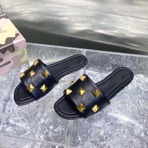 2021 new ladies fashion rivet leather slippers summer casual sandals leather flat rivet sandals size 34-40, Black
2021 new ladies fashion rivet leather slippers summer casual sandals leather flat rivet sandals size 34-40, Black