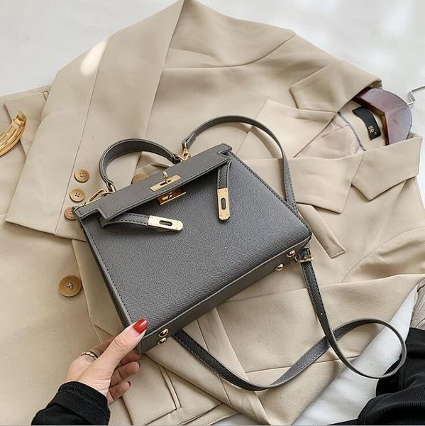 wholesale women bag elegant atmosphere litchi pattern portable shoulder handbag green fashion shoulders bags joker leather messenger handbag
wholesale women bag elegant atmosphere litchi pattern portable shoulder handbag green fashion shoulders bags joker leather messenger handbag