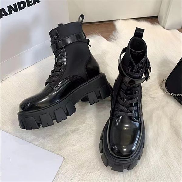 70% off martin boots women's english short new autumn and winter patent leather thick bottom middle tube bag are versatile outlets, Black
70% off martin boots women's english short new autumn and winter patent leather thick bottom middle tube bag are versatile outlets, Black