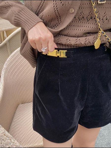 women's shorts european station deston goods 2021 autumn and winter metal buckle loose straight wide-leg velvet pants women, White;black
women's shorts european station deston goods 2021 autumn and winter metal buckle loose straight wide-leg velvet pants women, White;black