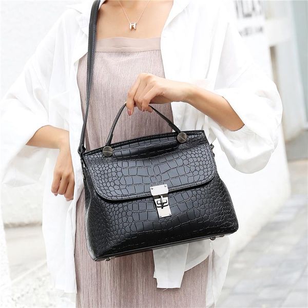 evening bags women pu leather handbags tote designer ladies crossbody for casual female shoulder messenger bag
evening bags women pu leather handbags tote designer ladies crossbody for casual female shoulder messenger bag