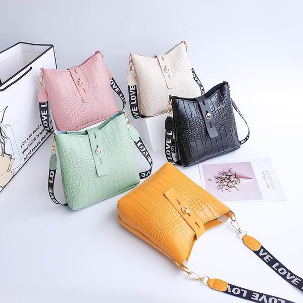 evening bags mini bucket bag simple shoulder fashion trend pu handbag temperament lady messenger for women
evening bags mini bucket bag simple shoulder fashion trend pu handbag temperament lady messenger for women
