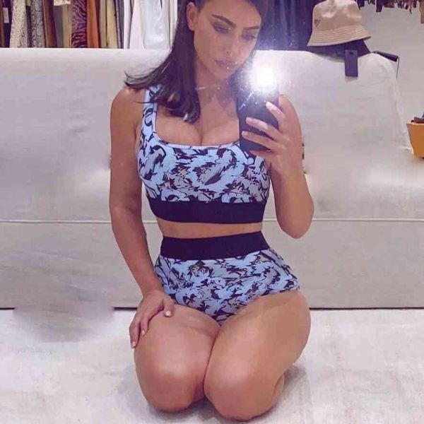 extreme print micro thong strap sporty set women luxury golden bikini with halter top, White;black
extreme print micro thong strap sporty set women luxury golden bikini with halter top, White;black
