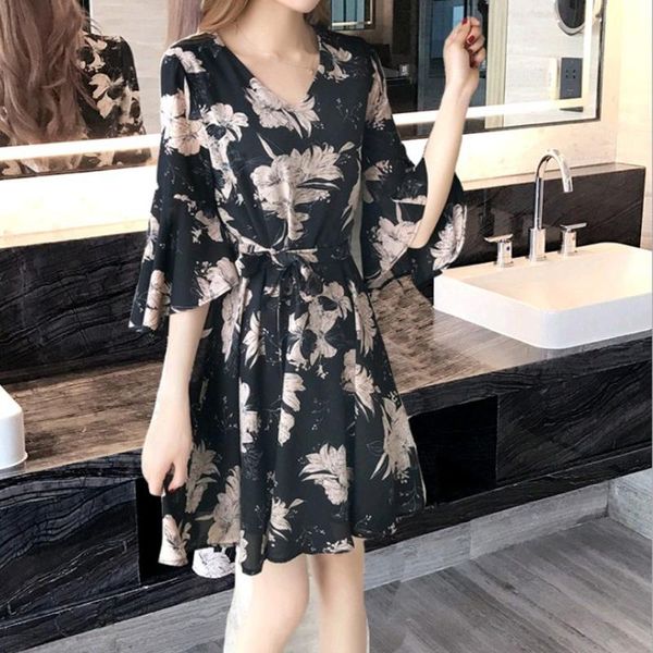 casual dresses fashion summer loose dress women flower printing knee length half sleeve v-neck elegant vestidos de mujer, Black;gray
casual dresses fashion summer loose dress women flower printing knee length half sleeve v-neck elegant vestidos de mujer, Black;gray