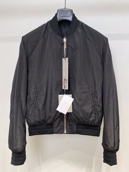 2021 lastest winter reverse wearing lettering printed jackets, Black;brown
2021 lastest winter reverse wearing lettering printed jackets, Black;brown