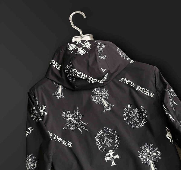 chrome/heartstrend summer print new crosin luxury fashion european young men's slim thin jacket sunscreen coat, Black;brown
chrome/heartstrend summer print new crosin luxury fashion european young men's slim thin jacket sunscreen coat, Black;brown