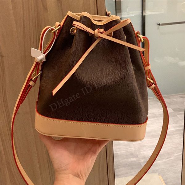 wallets neo bucket shoulder crossbody tote bag handbags fashion purses wallet totes drawstring design backpack women luxurys designers bags, Red;black
wallets neo bucket shoulder crossbody tote bag handbags fashion purses wallet totes drawstring design backpack women luxurys designers bags, Red;black