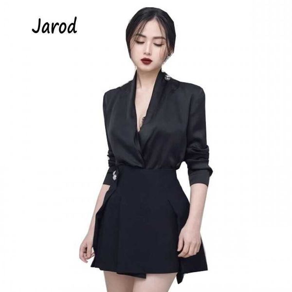 est spring fashion designer 2 piece set women deep v neck black long shirt + button mini skirt suits 210526, White
est spring fashion designer 2 piece set women deep v neck black long shirt + button mini skirt suits 210526, White