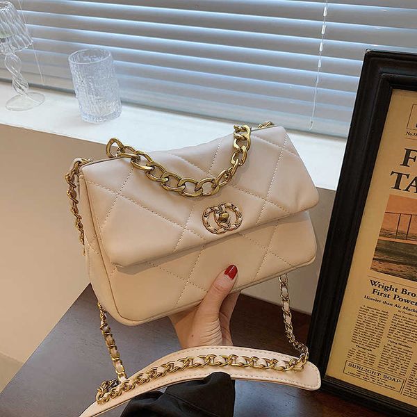 lingge chain bag women's fashion 2021 commuter minority design advanced texture single shoulder messenger bag foreign style
lingge chain bag women's fashion 2021 commuter minority design advanced texture single shoulder messenger bag foreign style