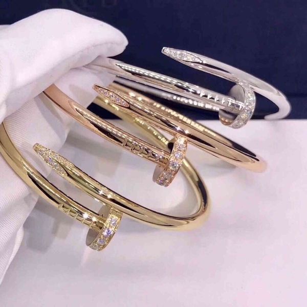 1:1 sterling sier 925, classic trend, selling, luxury jewelry love bracelet for men and women, gift box, Golden;silver
1:1 sterling sier 925, classic trend, selling, luxury jewelry love bracelet for men and women, gift box, Golden;silver