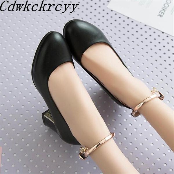 dress shoes spring pattern fashion simplicity high-heeled women black white pink sweet shallow mouth banquet size34-43
dress shoes spring pattern fashion simplicity high-heeled women black white pink sweet shallow mouth banquet size34-43