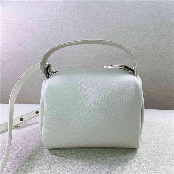 women luxurys designers bags 2021 niche design head leather lunch box fashion simple single cross designer handbag handbags totes crossbody
women luxurys designers bags 2021 niche design head leather lunch box fashion simple single cross designer handbag handbags totes crossbody