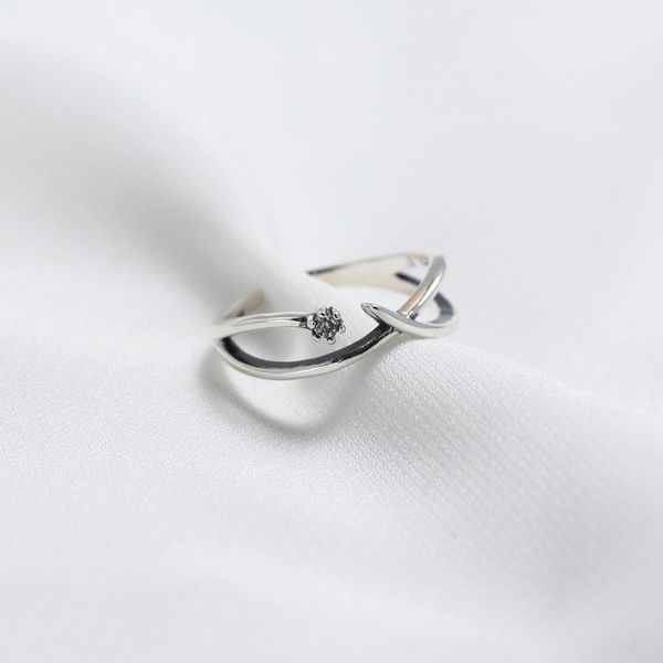 tyj0135 simple chic style s925 pure silver us line inlaid diamond cross opening ring
tyj0135 simple chic style s925 pure silver us line inlaid diamond cross opening ring
