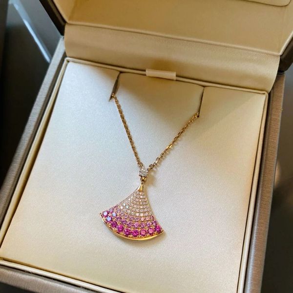 2021 high-quality jewelry 70% off sale seiko version gradient pink skirt necklace women's rose plated fan-shaped clavicle chain tanabat, Silver
2021 high-quality jewelry 70% off sale seiko version gradient pink skirt necklace women's rose plated fan-shaped clavicle chain tanabat, Silver