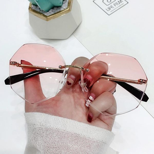 oversized rimless sunglasses women vintage alloy classic lady sun glasses fashion big frame shades uv400 eyewear, White;black
oversized rimless sunglasses women vintage alloy classic lady sun glasses fashion big frame shades uv400 eyewear, White;black
