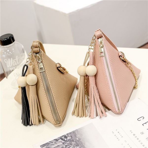 2020 bag personality chain small messenger shoulder triangle mini foreign trade handbag dumpling female tassel new kkekd
2020 bag personality chain small messenger shoulder triangle mini foreign trade handbag dumpling female tassel new kkekd