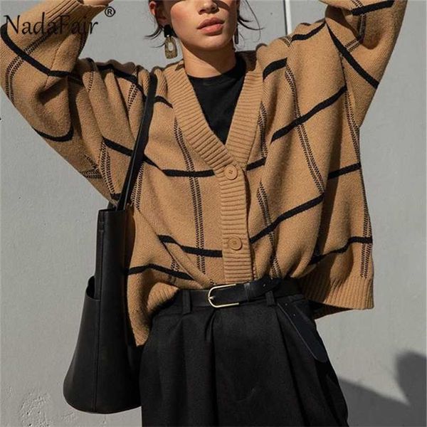 nadafair plaid cardigan sweater women lantern sleeve casual loose jumper autumn winter v neck knitted oversized cardigan ladies 211221, White;black
nadafair plaid cardigan sweater women lantern sleeve casual loose jumper autumn winter v neck knitted oversized cardigan ladies 211221, White;black