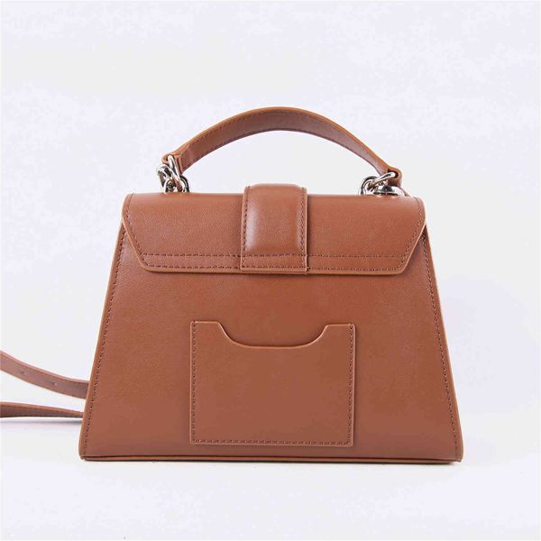autumn and winter 2021 korean minority women's bag handbag megan head leather single shoulder messenger small, Black;red
autumn and winter 2021 korean minority women's bag handbag megan head leather single shoulder messenger small, Black;red