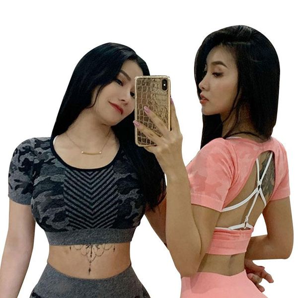 yoga outfit 2021 camouflage backless seamless women gym clothing sport fitness short sleeve three colors
yoga outfit 2021 camouflage backless seamless women gym clothing sport fitness short sleeve three colors