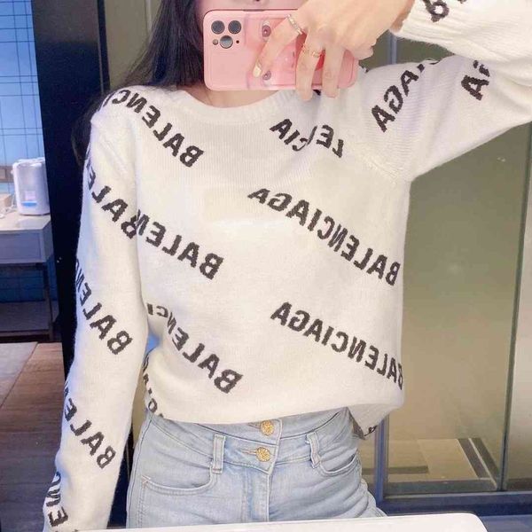 2021 autumn tide full body letter printed round neck long sleeve knitted loose pullover sweater bottomed female, White;black
2021 autumn tide full body letter printed round neck long sleeve knitted loose pullover sweater bottomed female, White;black