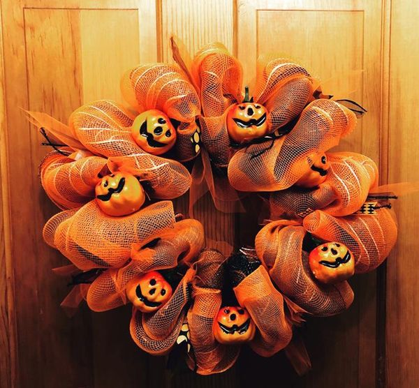 halloween wreath decoration horror skull pumpkin door ornaments decoration props
halloween wreath decoration horror skull pumpkin door ornaments decoration props