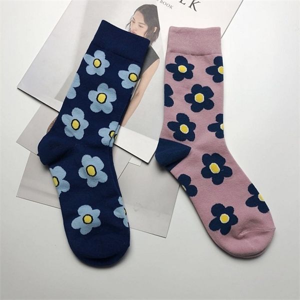 south korean version medium tube female lovely college literature pile net red tide girls socks c0224, Black
south korean version medium tube female lovely college literature pile net red tide girls socks c0224, Black