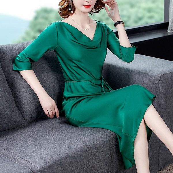autumn vintage casual green 3xl plus size women dresses 2021 korea solid satin beach midi sundress classy bodycon party vestidos, Black;gray
autumn vintage casual green 3xl plus size women dresses 2021 korea solid satin beach midi sundress classy bodycon party vestidos, Black;gray