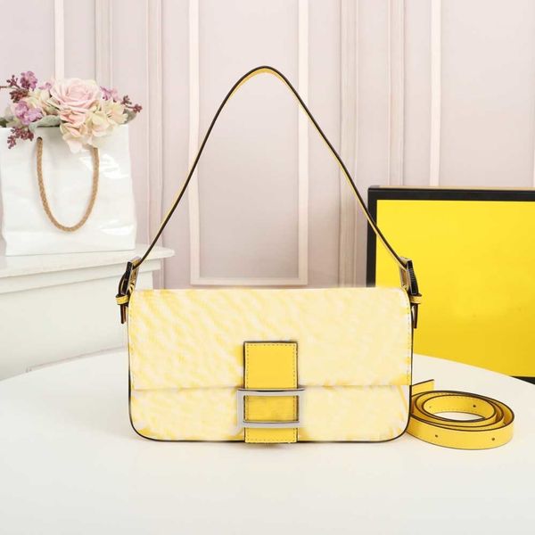 2021 classic painted stick bag designer bright multicolor cool urban beauty handbag
2021 classic painted stick bag designer bright multicolor cool urban beauty handbag