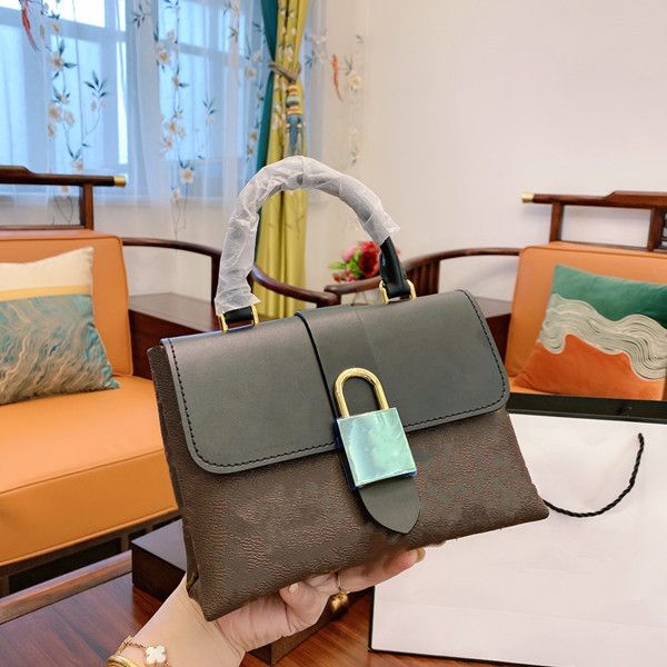 2021 fashion women lock handbags luxury handbags classic purses cowhide crossbody bags shoulder envelope box l21020105
2021 fashion women lock handbags luxury handbags classic purses cowhide crossbody bags shoulder envelope box l21020105